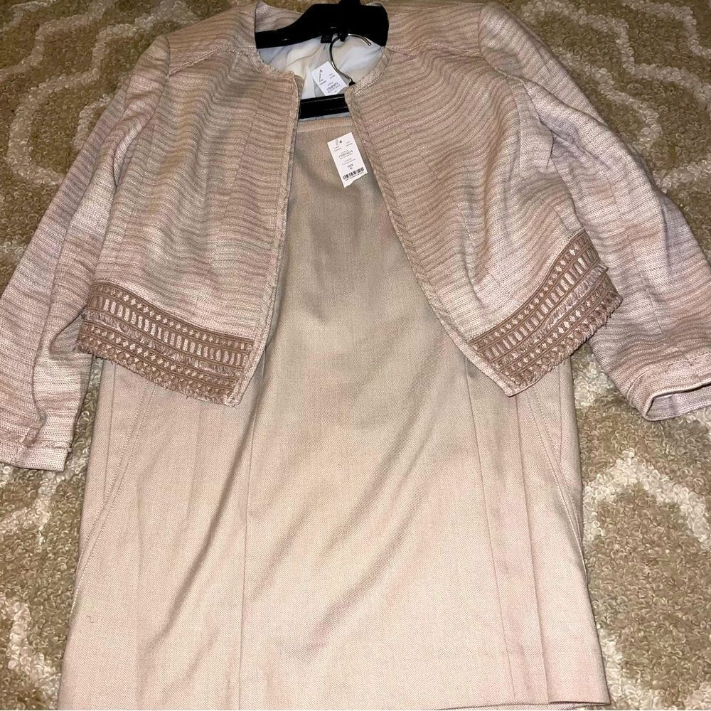 White a house black market skirt and blazer NWT size 6 two piece